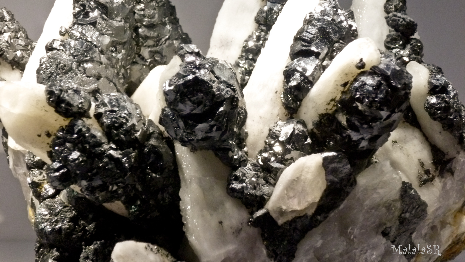 Stones malalasr 9